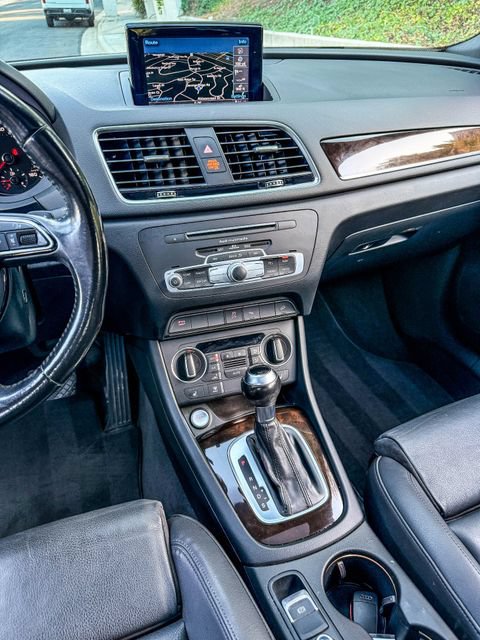 Used 2017 Audi Q3 2.0T Premium Plus w/ Premium Plus Package FWD image 7