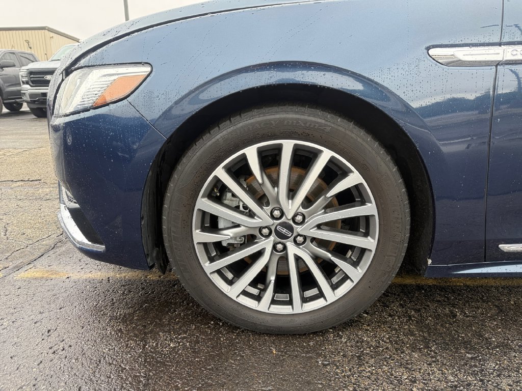 Used 2017 Lincoln Continental Select w/ Climate Package FWD image 27