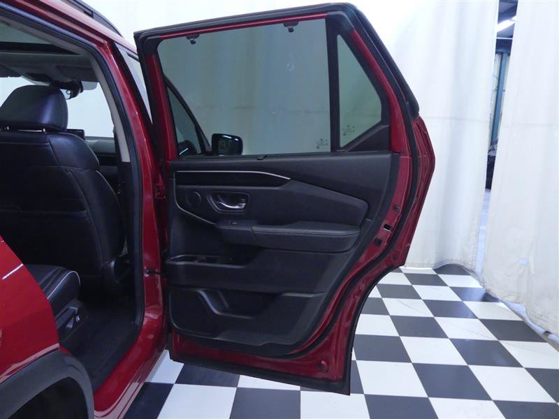 Used 2025 Honda Pilot Elite image 27