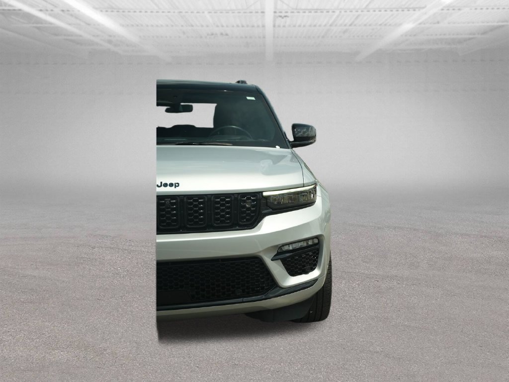 Used 2023 Jeep Grand Cherokee Summit AWD/4WD image 48