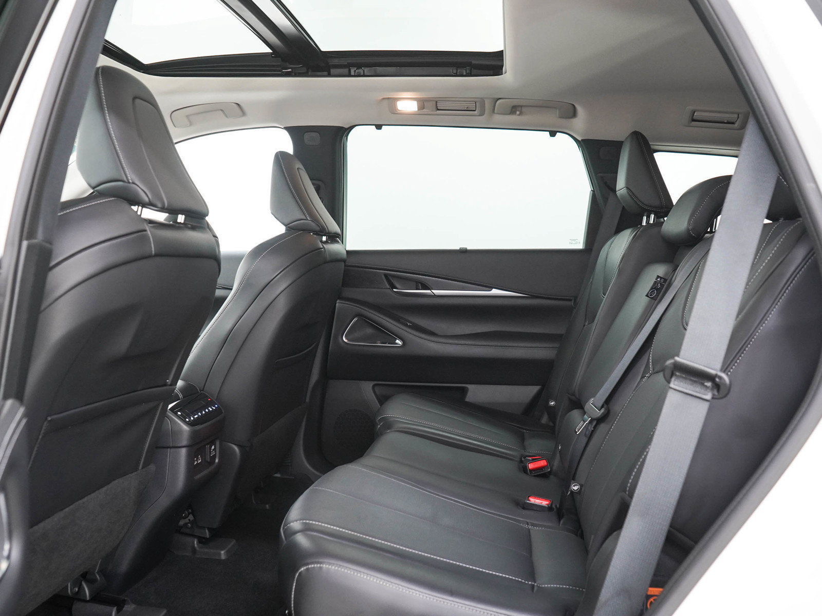 Used 2023 INFINITI QX60 Sensory AWD/4WD image 16