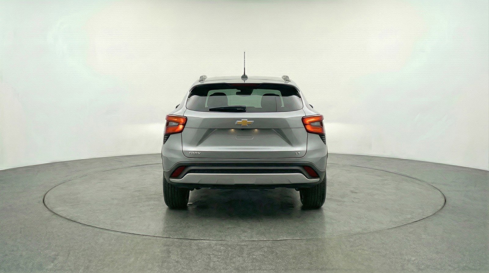 Used 2025 Chevrolet Trax LT FWD image 7
