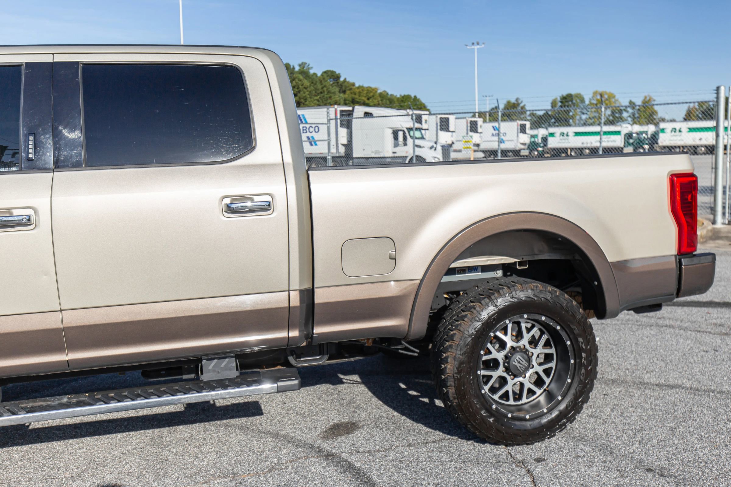Used 2017 Ford F250 Lariat w/ Chrome Package image 5