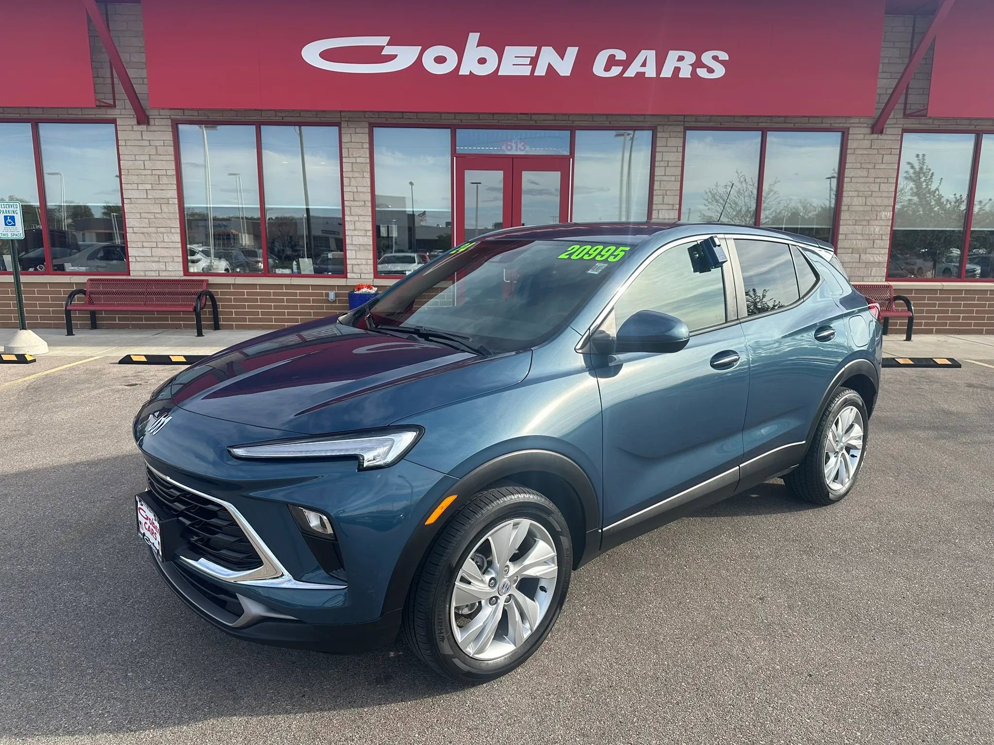 Used 2024 Buick Encore GX Preferred FWD image 1