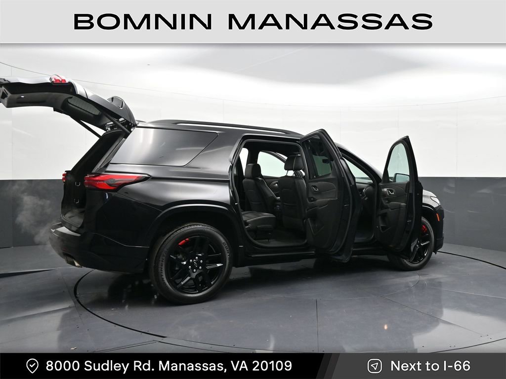 Used 2023 Chevrolet Traverse Premier w/ Redline Edition image 39