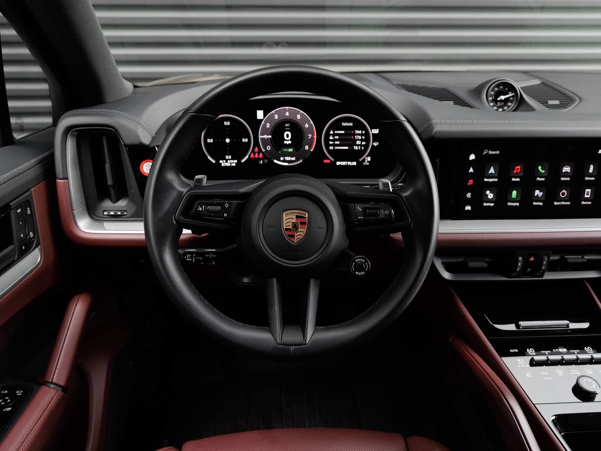 Certified 2025 Porsche Cayenne E-Hybrid AWD/4WD image 17