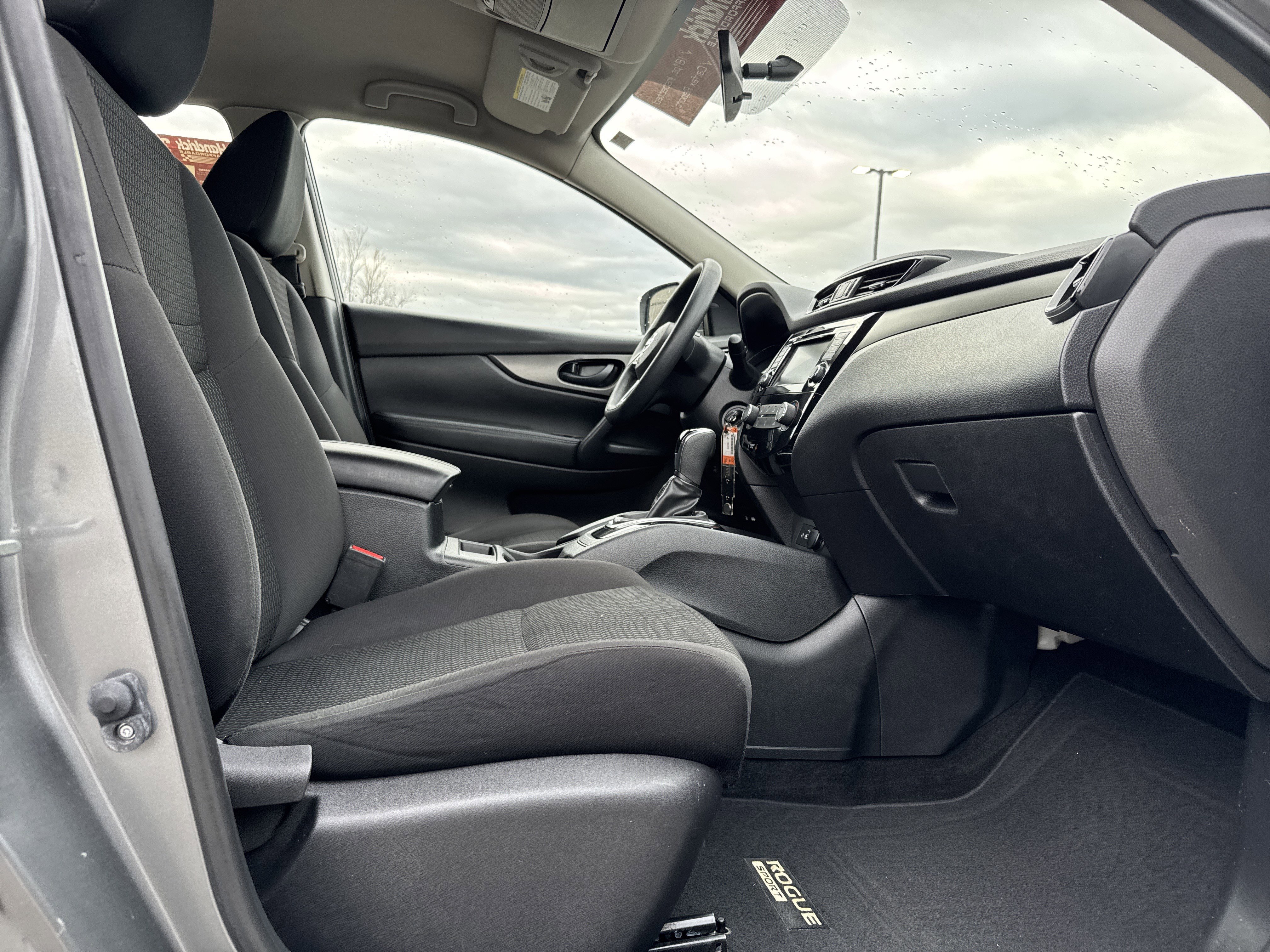 Used 2019 Nissan Rogue Sport S image 28