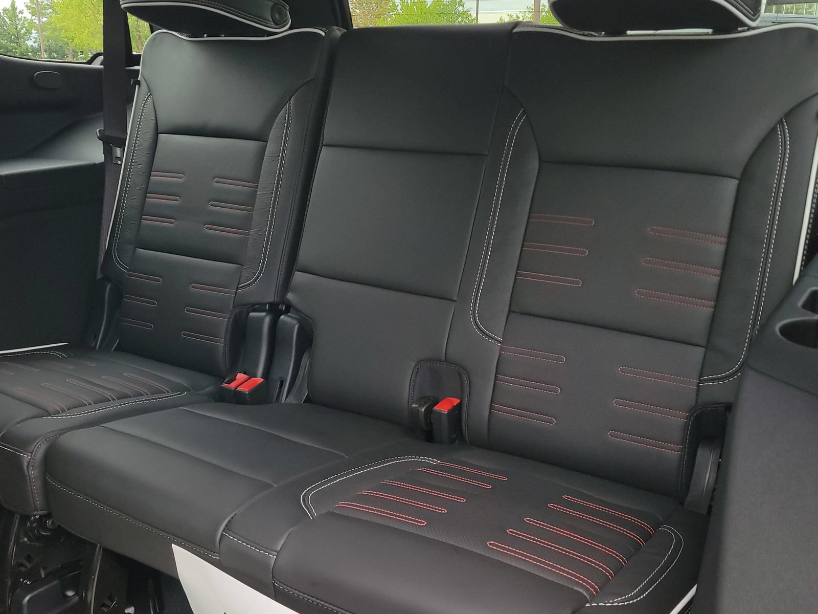 New 2026 GMC Yukon AT4 Ultimate AWD/4WD image 12