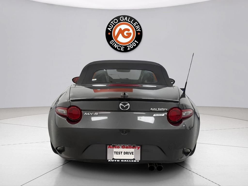 Used 2019 MAZDA MX-5 Miata Grand Touring w/ GT-S Package RWD image 5