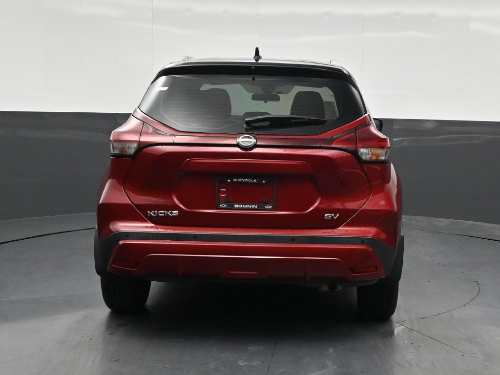 Used 2022 Nissan Kicks SV FWD image 4