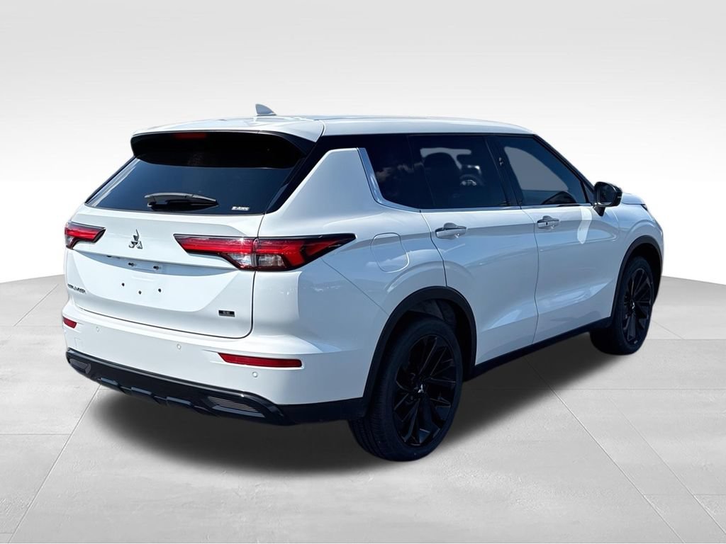 Used 2024 Mitsubishi Outlander SE AWD/4WD image 8