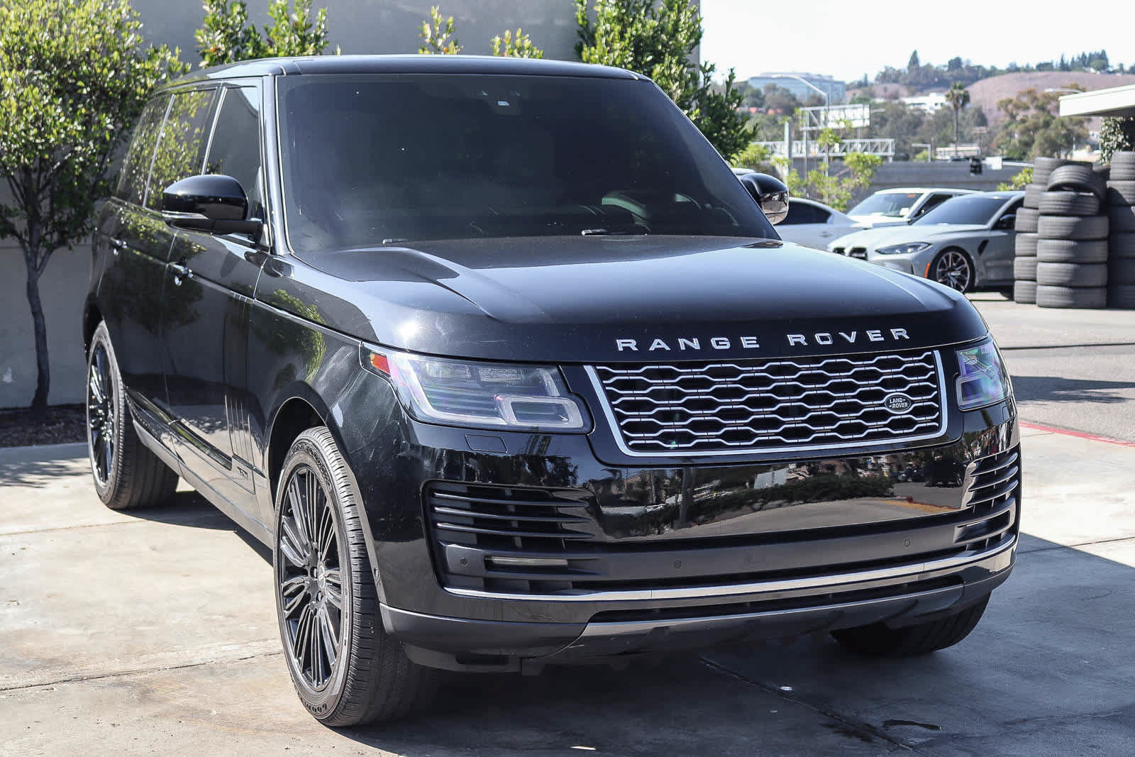 Used 2021 Land Rover Range Rover P525 Westminster Edition LWB AWD/4WD image 2