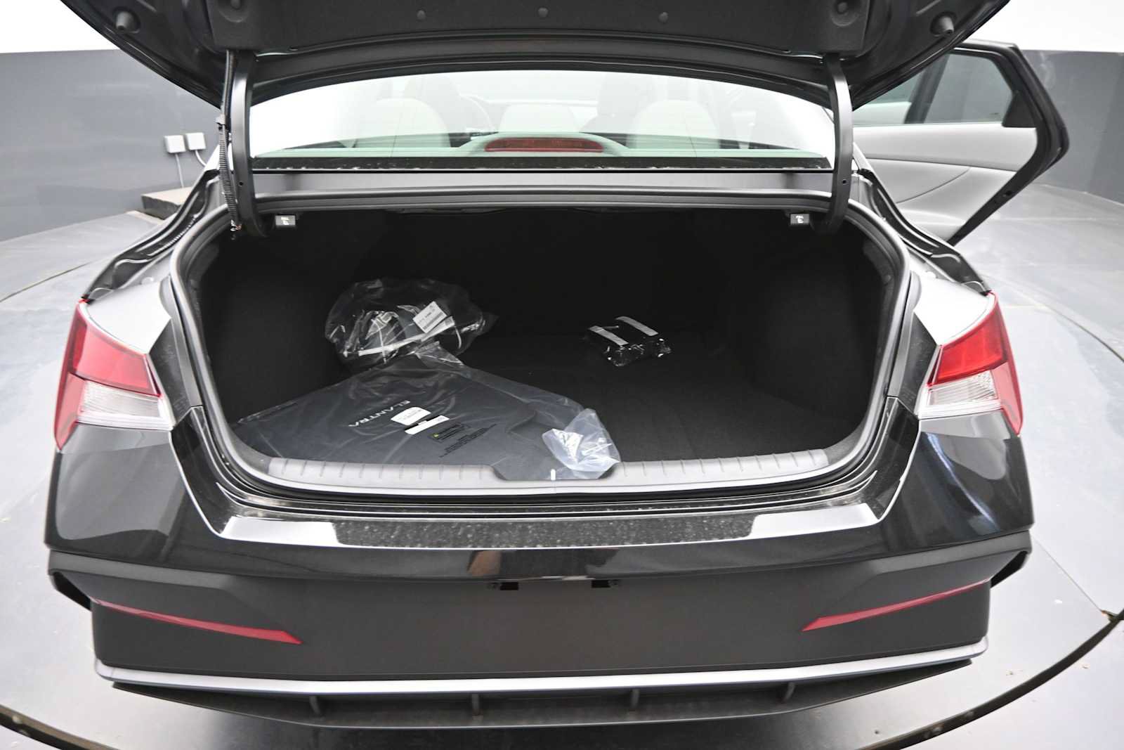 New 2026 Hyundai Elantra Sport FWD image 14