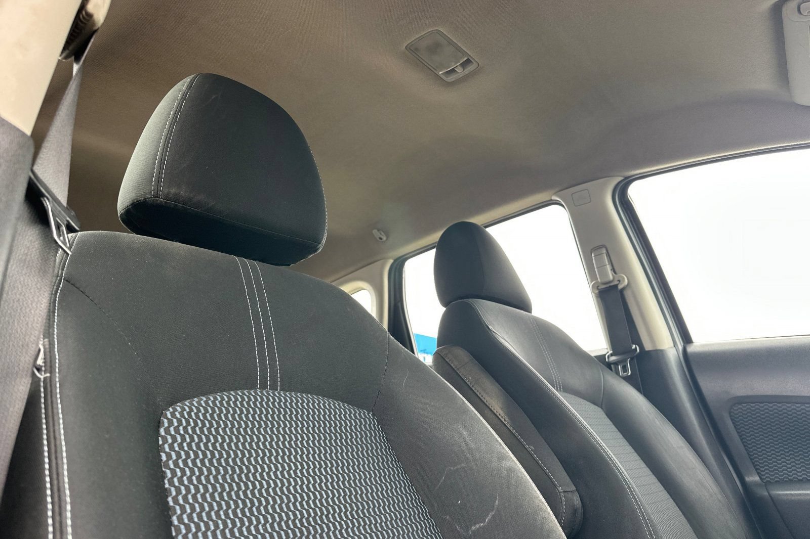 Used 2018 Nissan Versa Note SV FWD image 19