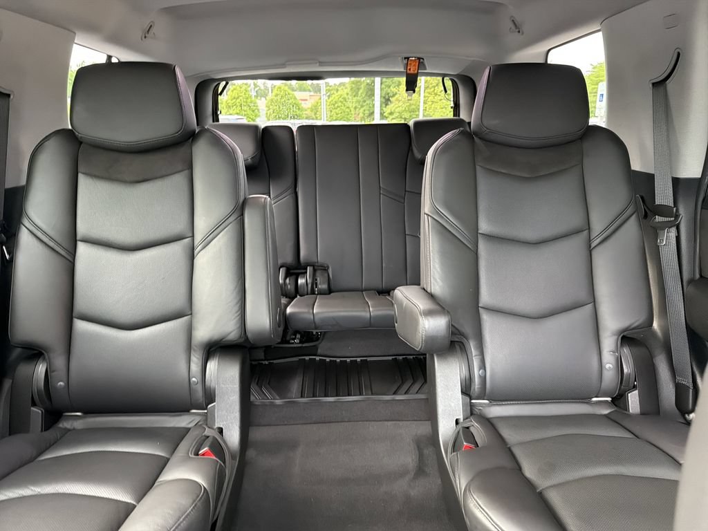 Used 2020 Cadillac Escalade Luxury AWD/4WD image 31