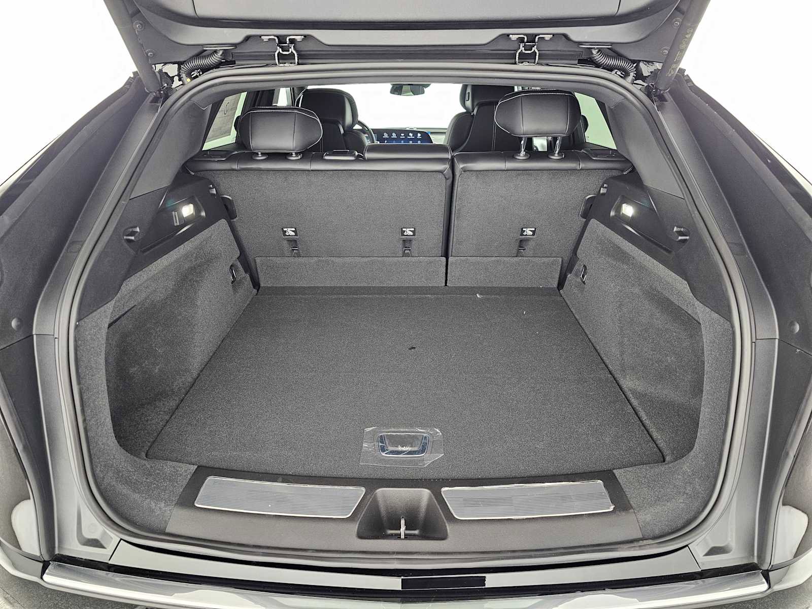 New 2026 Cadillac Lyriq Luxury image 14