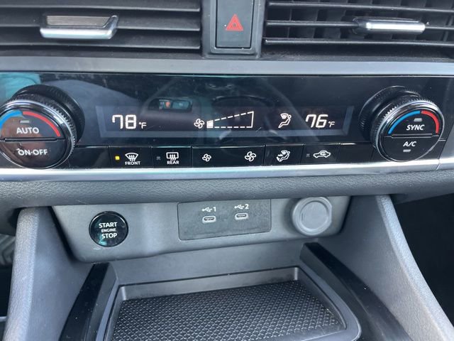 Used 2025 Nissan Rogue SV image 21