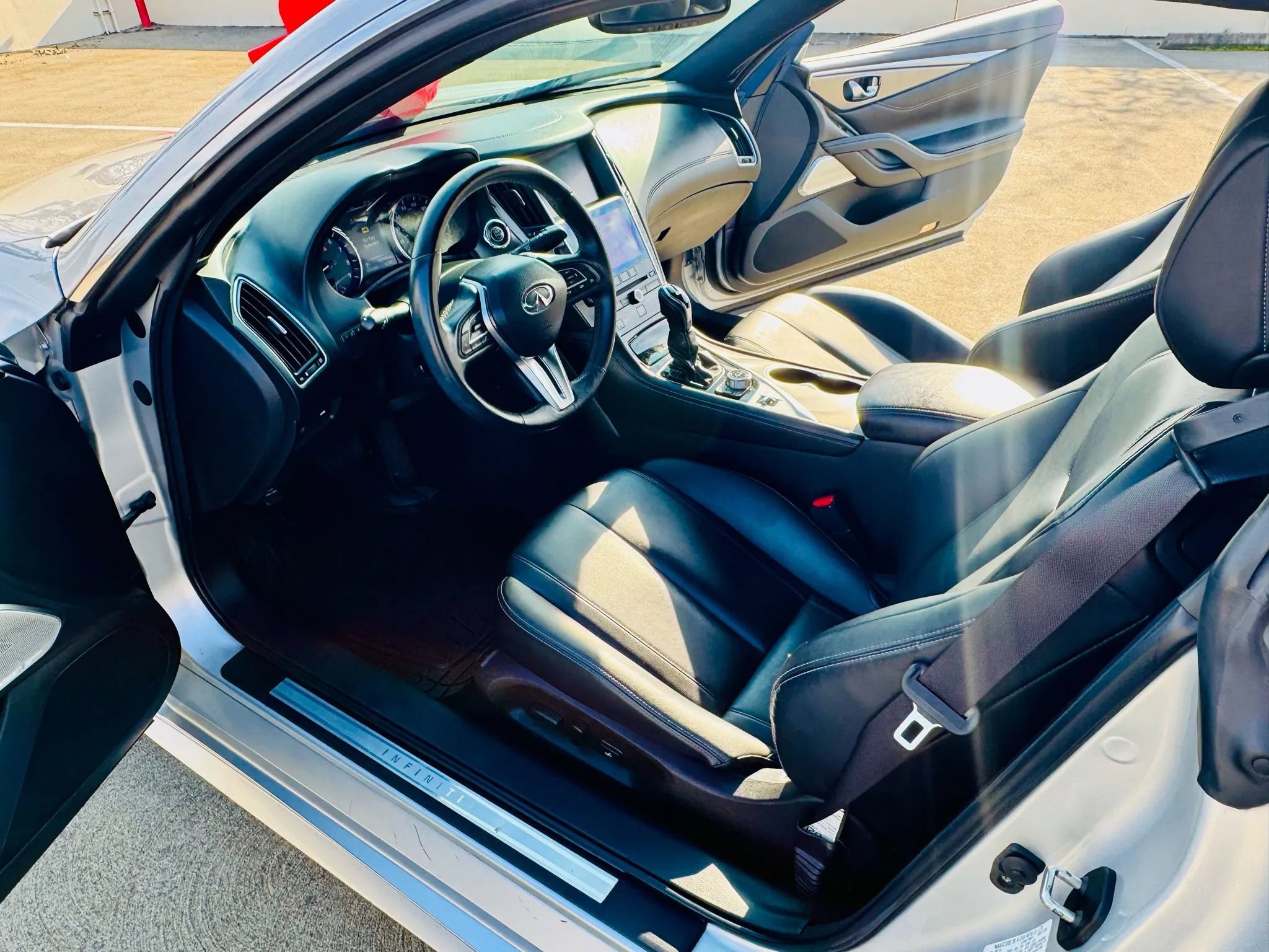 Used 2017 INFINITI Q60 3.0t w/ Premium Plus Package 3.0T image 19