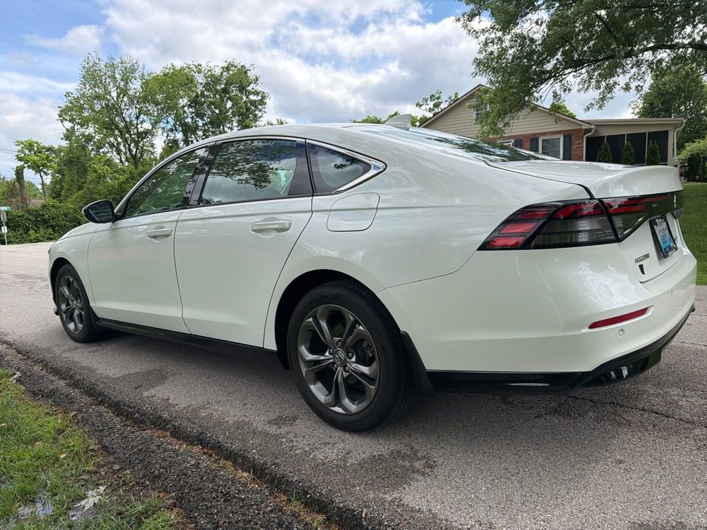 Used 2023 Honda Accord EX-L image 9