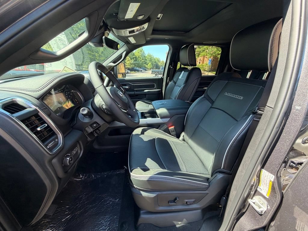 New 2026 RAM 2500 Laramie AWD/4WD image 15