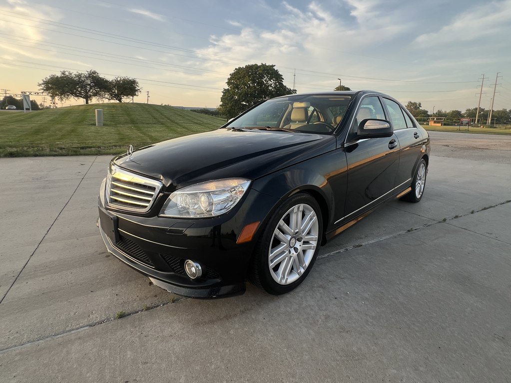Used 2009 Mercedes-Benz C 300 4MATIC Sedan image 1