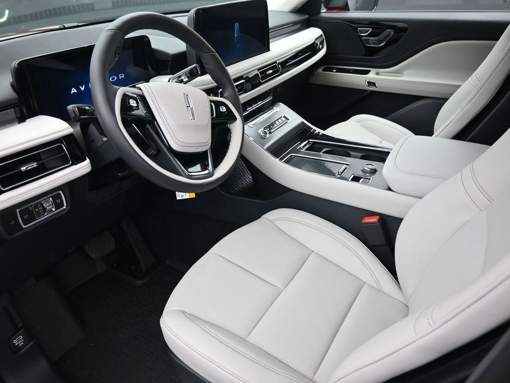 New 2026 Lincoln Aviator AWD w/ Jet Appearance Package image 9