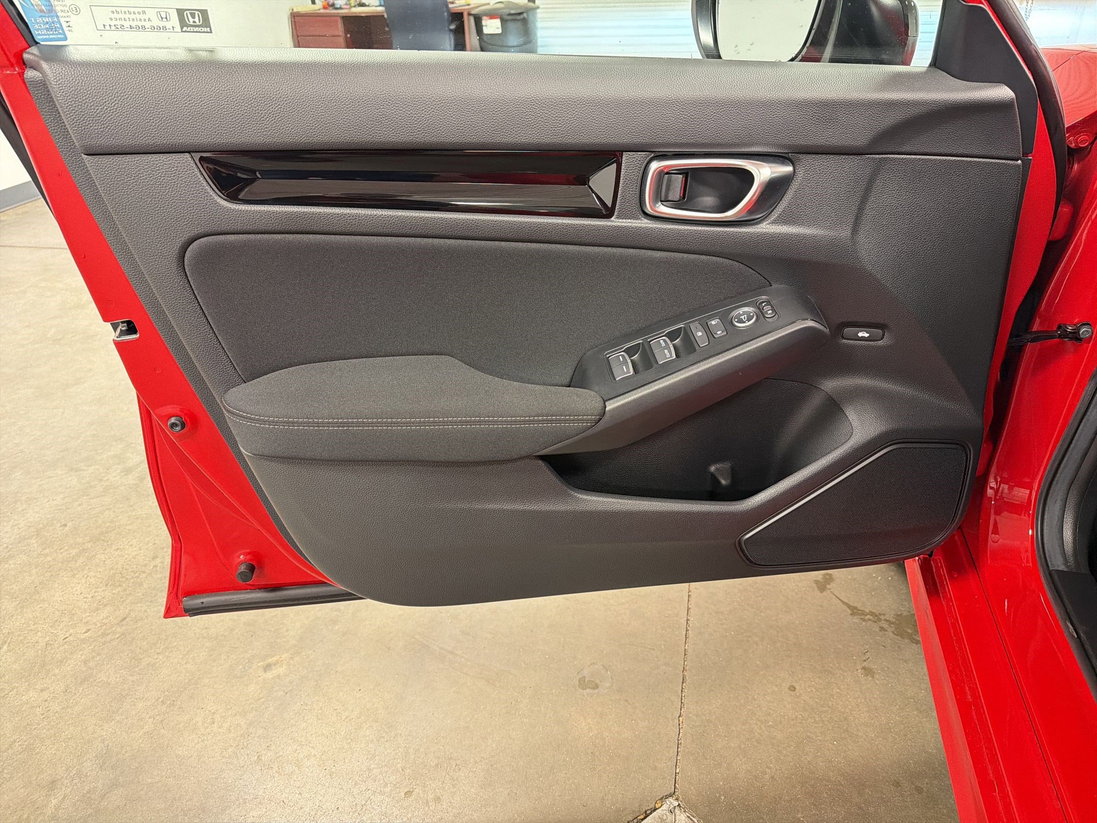 Used 2025 Honda Civic FWD Hybrid Sedan image 12