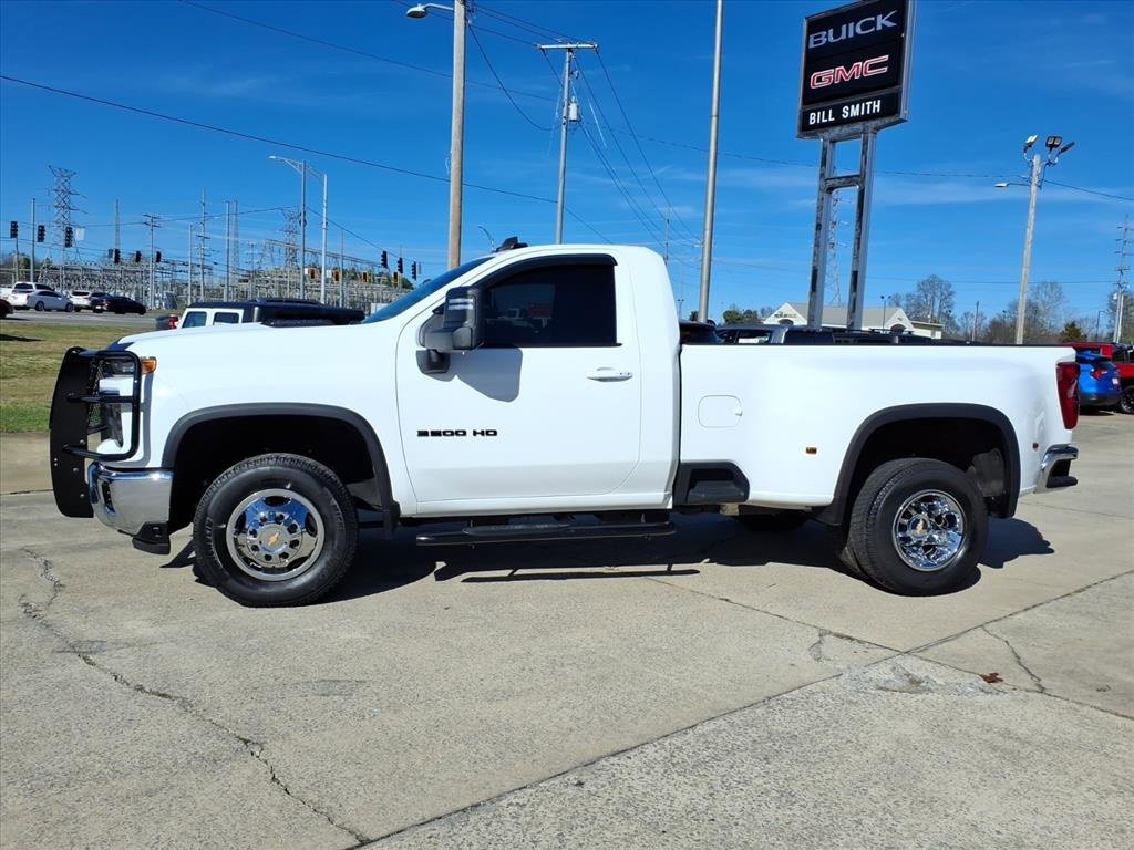 Used 2025 Chevrolet Silverado 3500 LT image 4