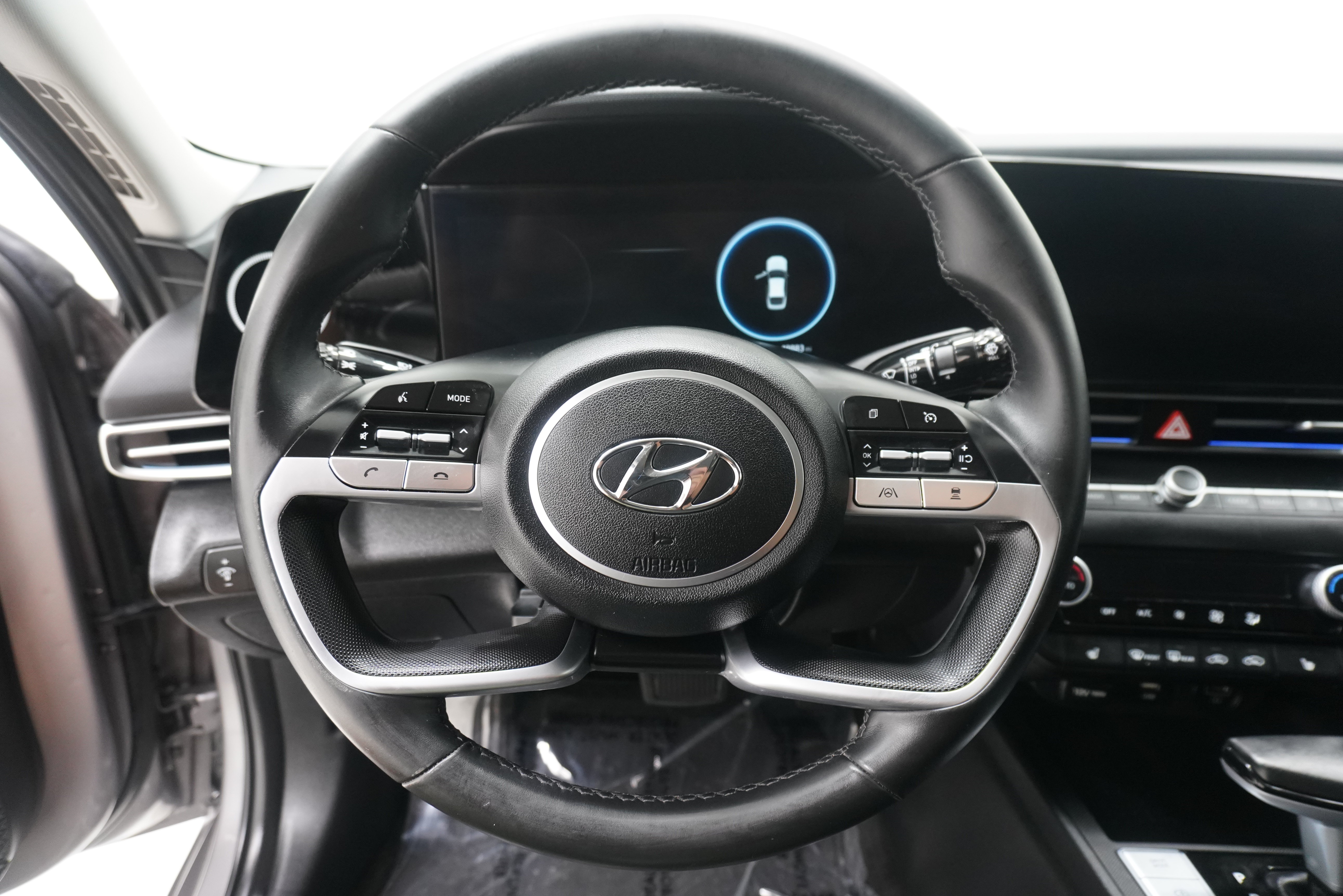 Used 2021 Hyundai Elantra Limited FWD image 14