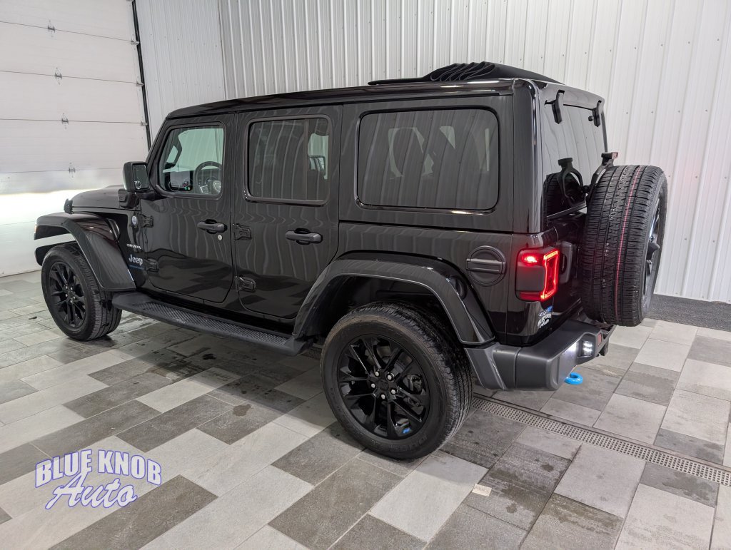 Used 2023 Jeep Wrangler Unlimited Sahara w/ Cold Weather Group AWD/4WD image 2