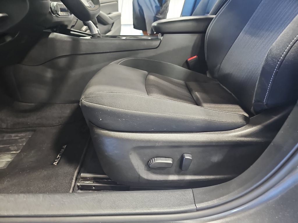 Certified 2025 Nissan Altima 2.5 SV FWD image 28