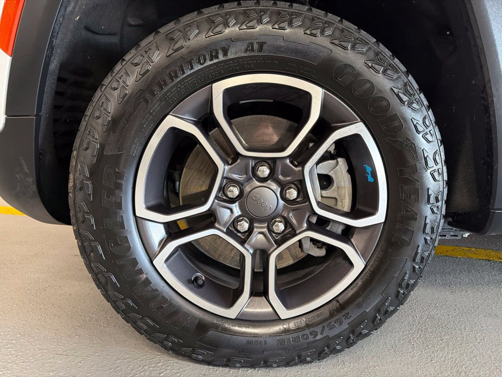 Used 2023 Jeep Grand Cherokee Trailhawk w/ Luxury Tech Group III AWD/4WD image 30
