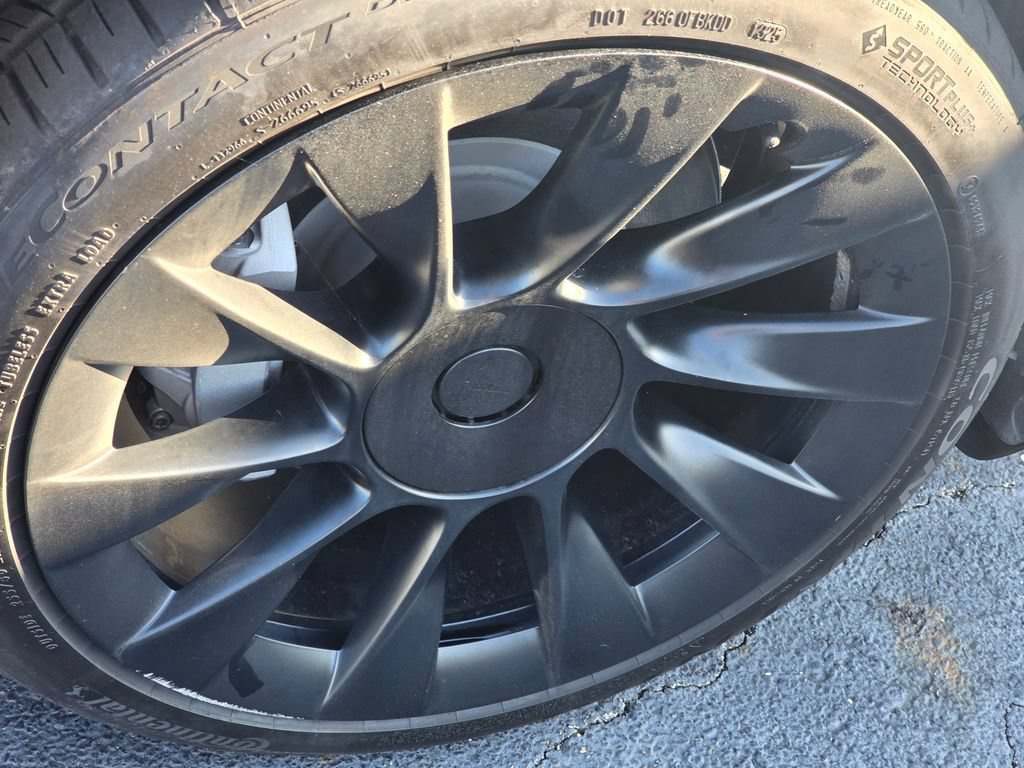 Used 2023 Tesla Model Y 2WD image 15