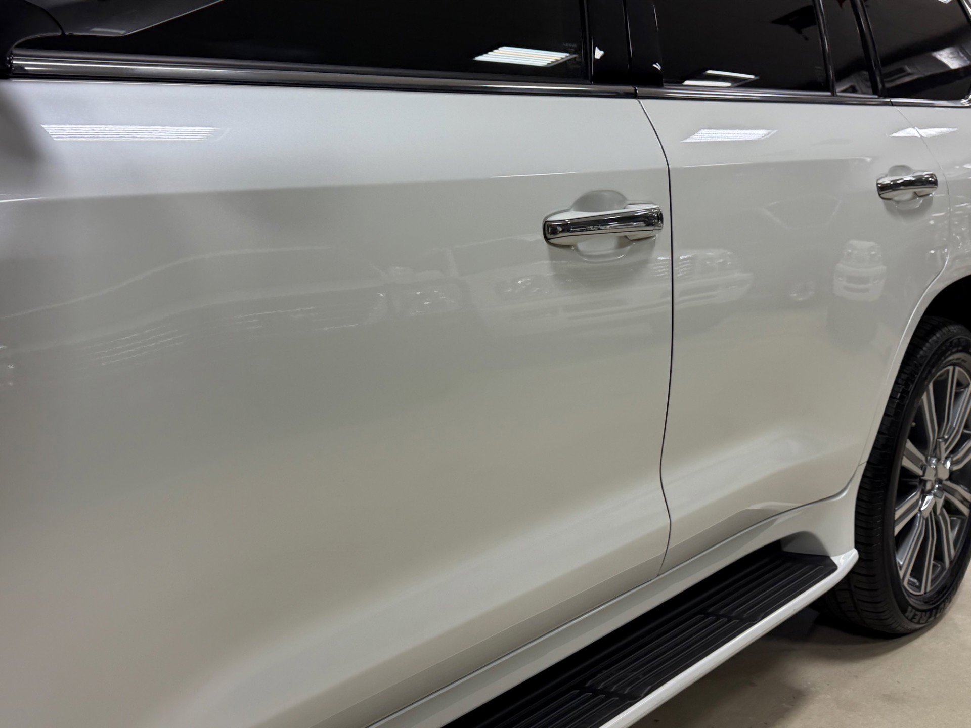 Used 2016 Lexus LX 570 4WD image 16