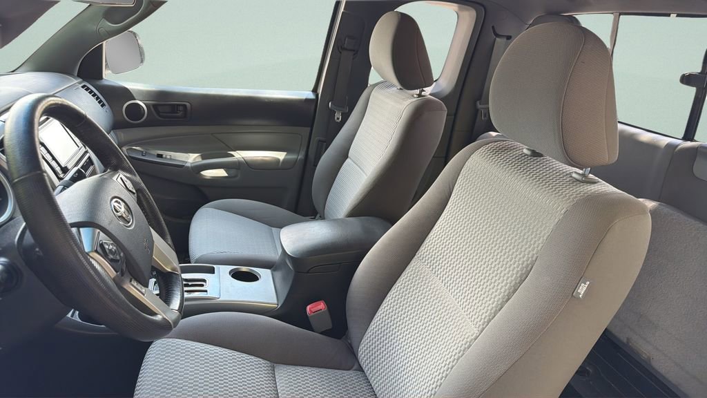Used 2014 Toyota Tacoma 4x4 Access Cab w/ SR5 Package image 25