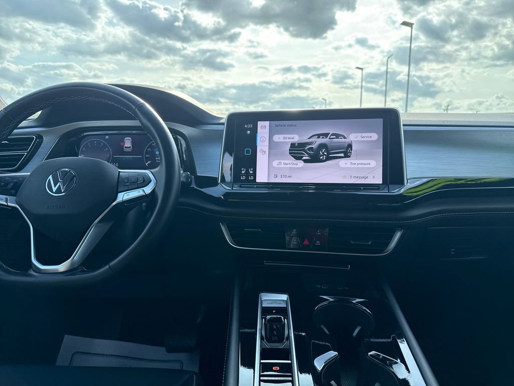 Used 2025 Volkswagen Atlas Cross Sport SE image 15