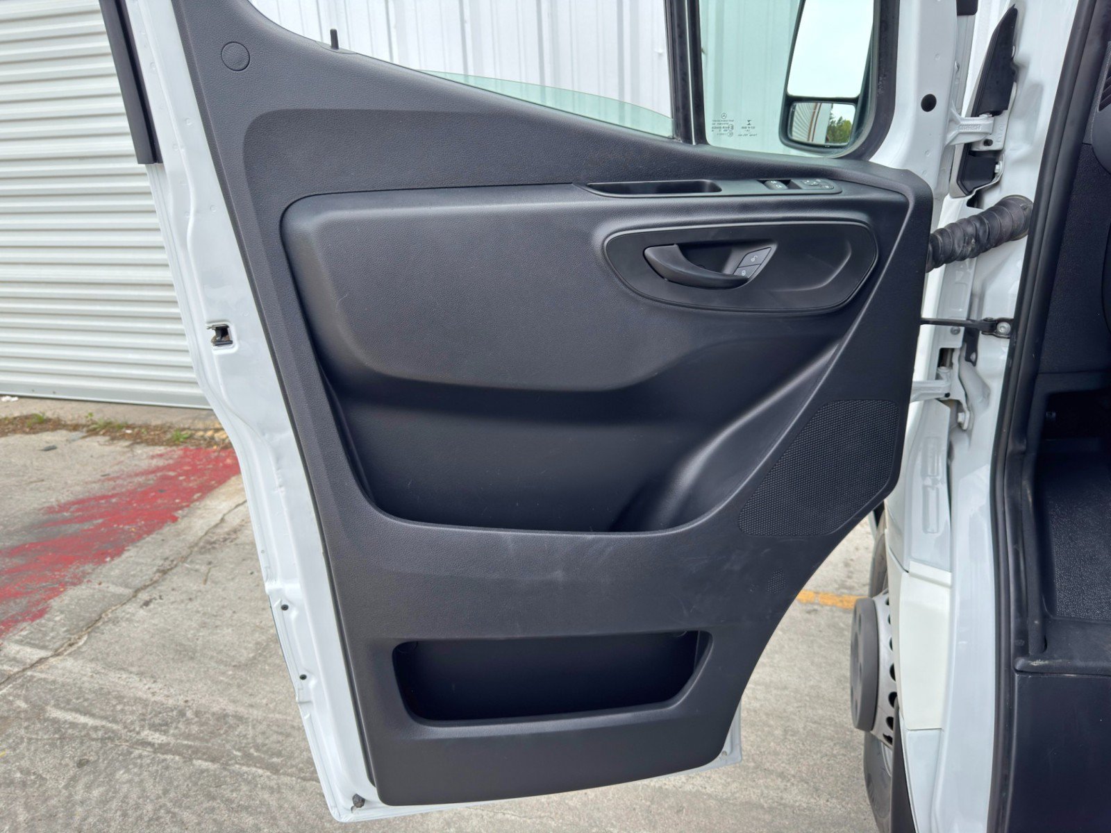 Used 2020 Mercedes-Benz Sprinter 3500 w/ Windows All Around Package image 38