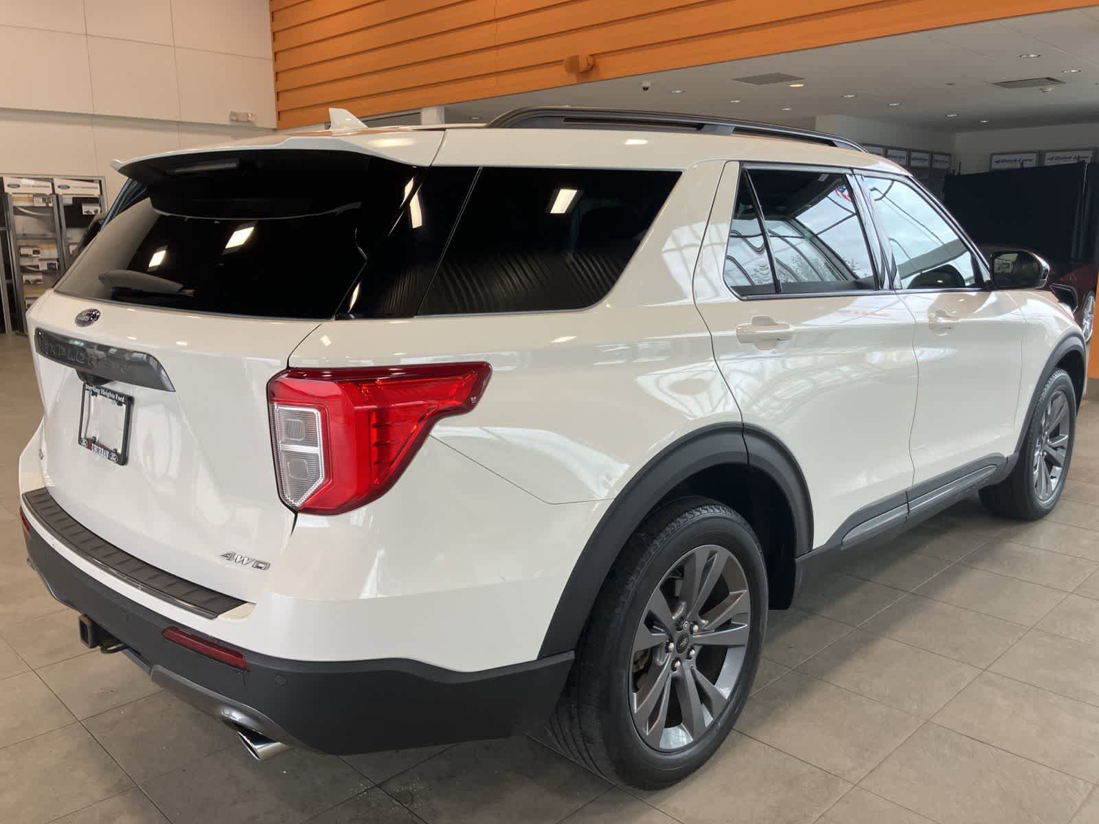 Used 2023 Ford Explorer XLT w/ Equipment Group 202A AWD/4WD image 5