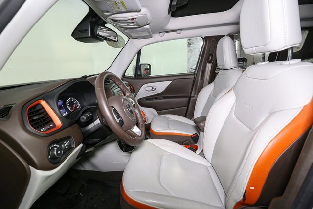 Used 2017 Jeep Renegade Limited image 40