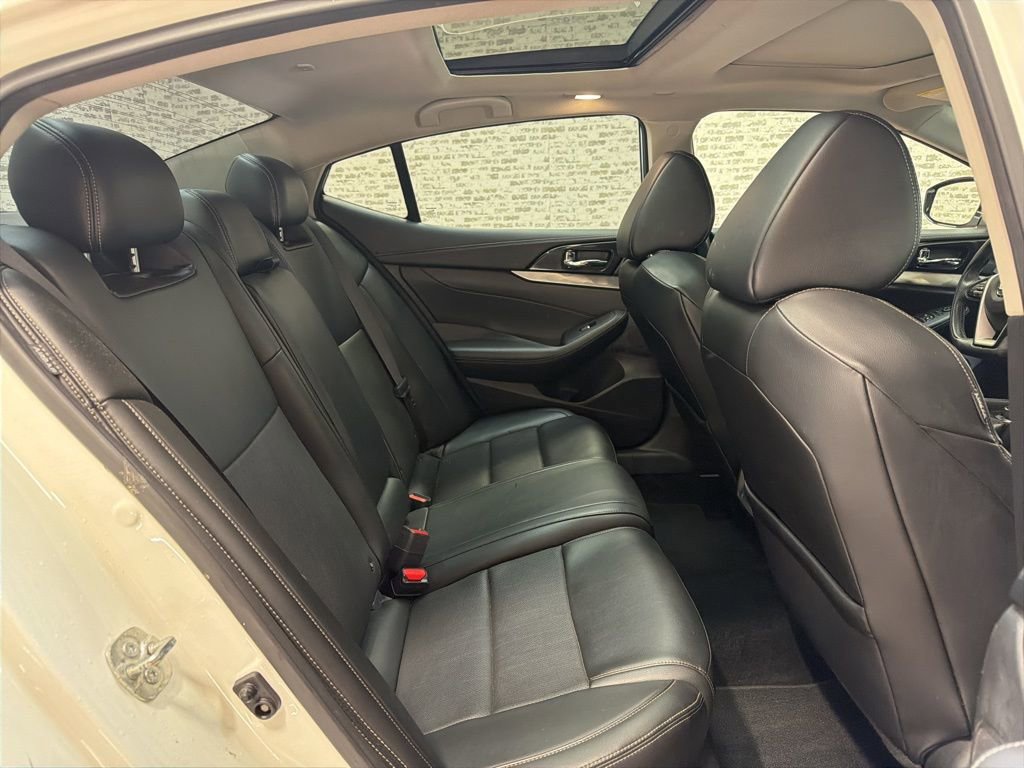 Used 2019 Nissan Maxima 3.5 SL w/ Floor Mat Group image 12