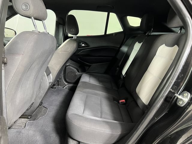 Used 2024 Chevrolet Trax RS w/ Sunroof Package FWD image 23