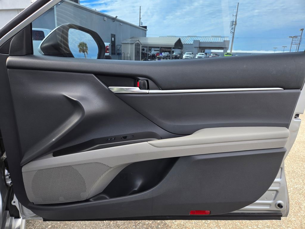 Used 2021 Toyota Camry SE image 42