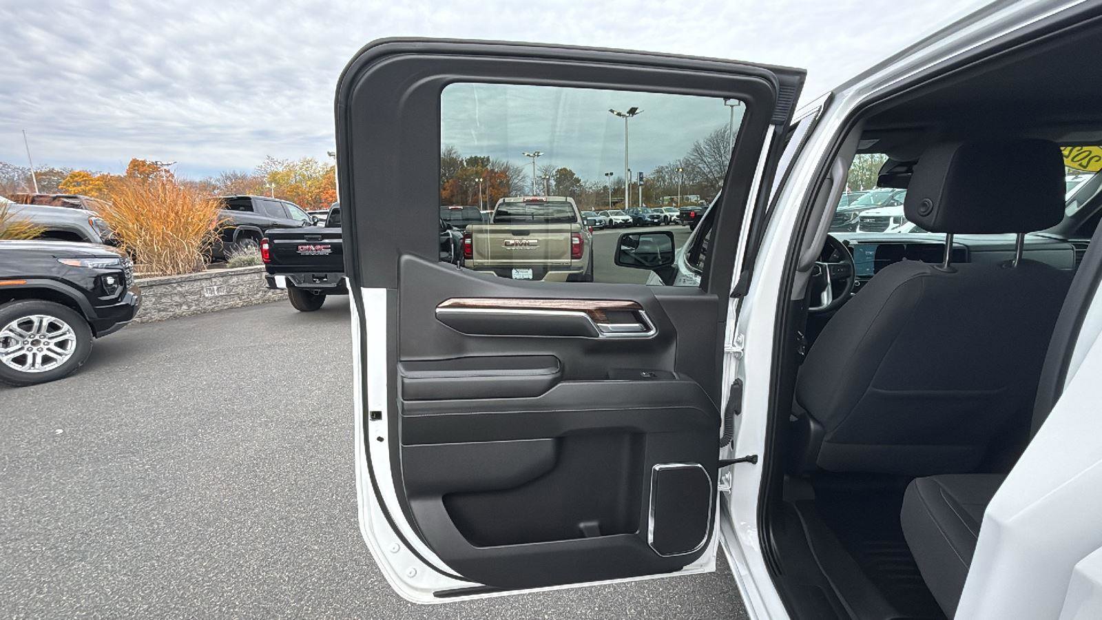 Certified 2024 GMC Sierra 1500 SLE image 27