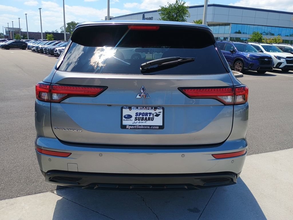 Used 2022 Mitsubishi Outlander SE FWD image 6