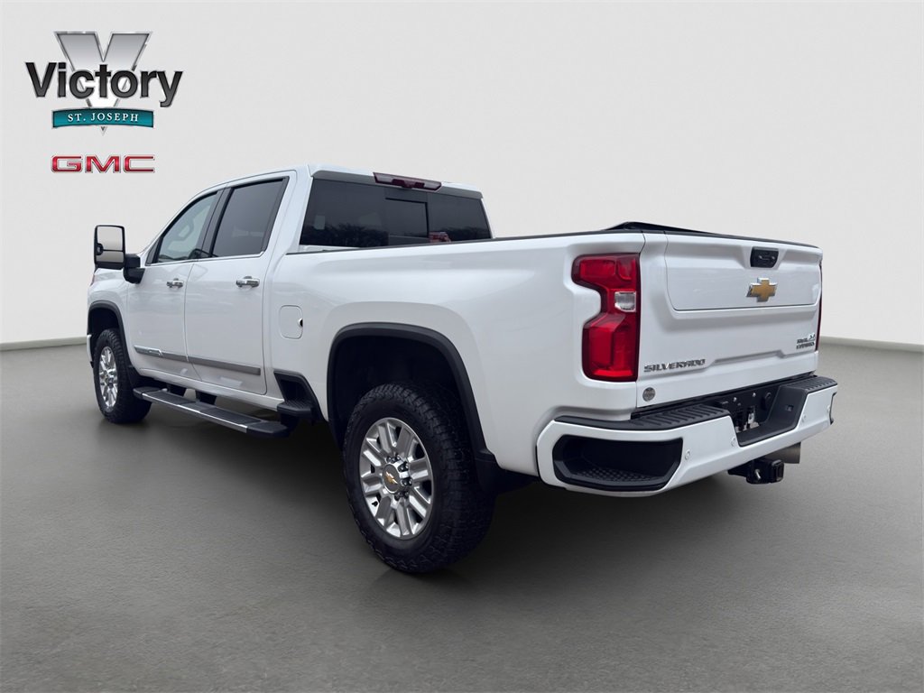 Used 2024 Chevrolet Silverado 3500 High Country w/ High Country Premium Package image 12