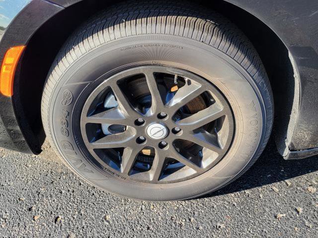 Used 2025 Chrysler Pacifica Select image 5