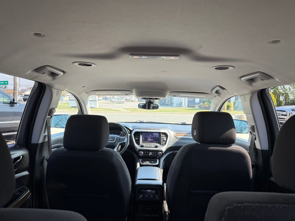 Used 2021 GMC Acadia SLE image 33