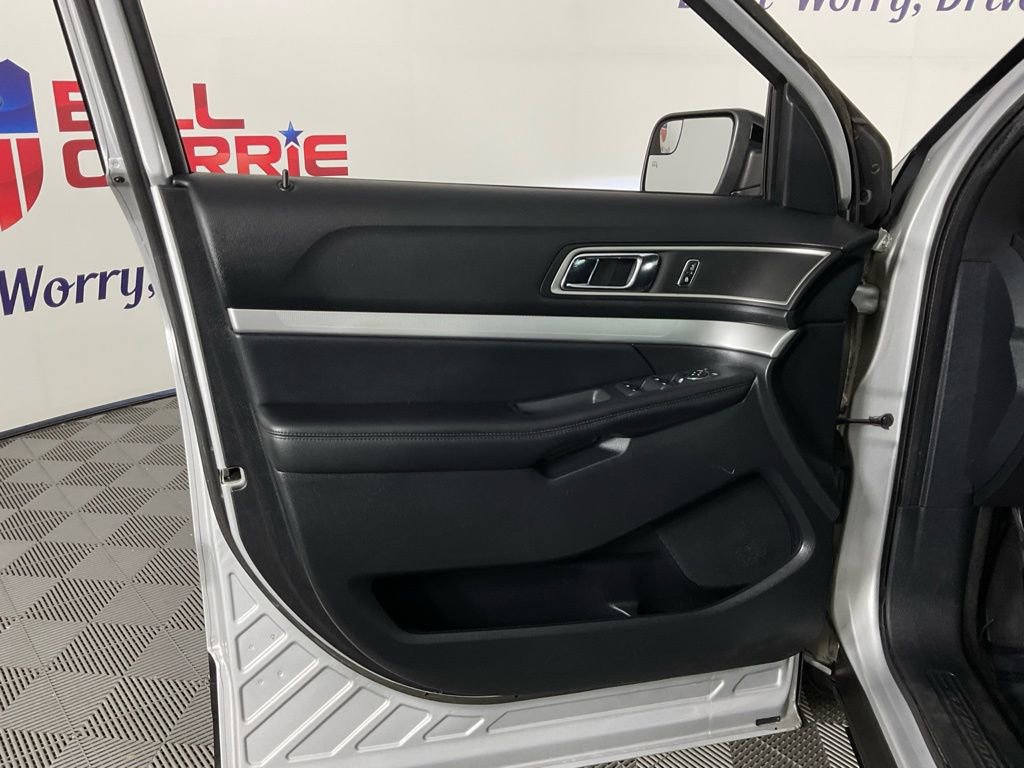 Certified 2017 Ford Explorer XLT image 12