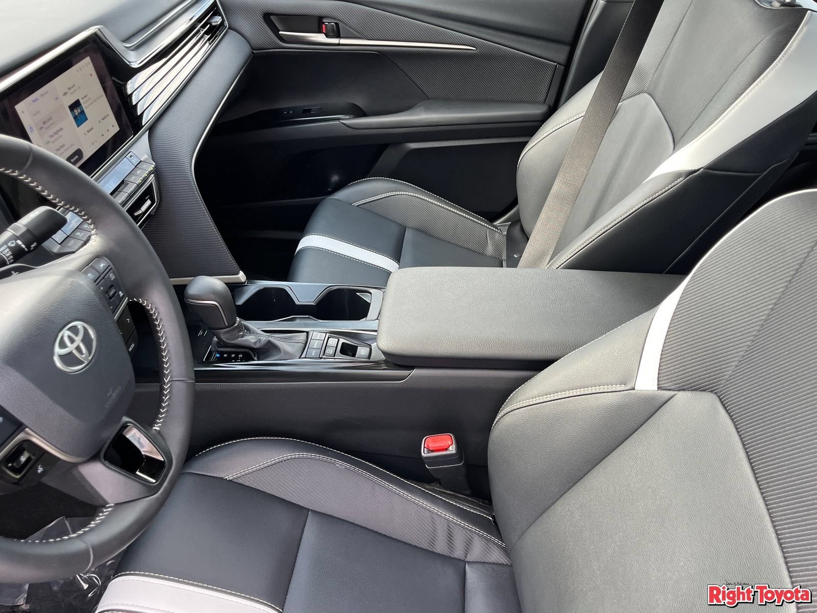 Used 2026 Toyota Camry SE FWD image 21