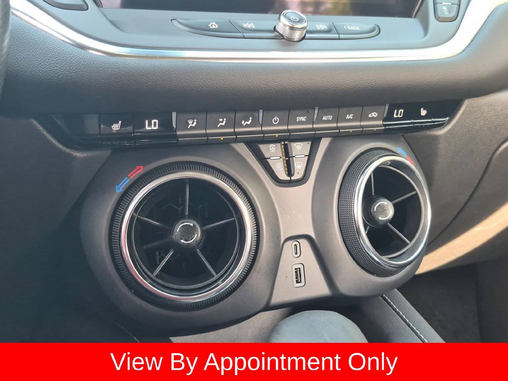 Used 2025 Chevrolet Blazer LT FWD image 18